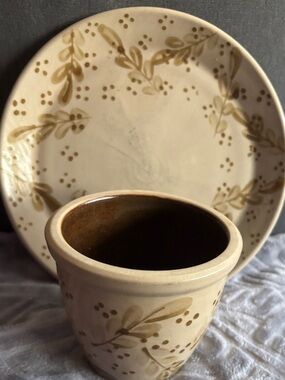 Vintage Beaumont  Brothers Hand-Painted Cream Ceramic Plate and crock olive Lea